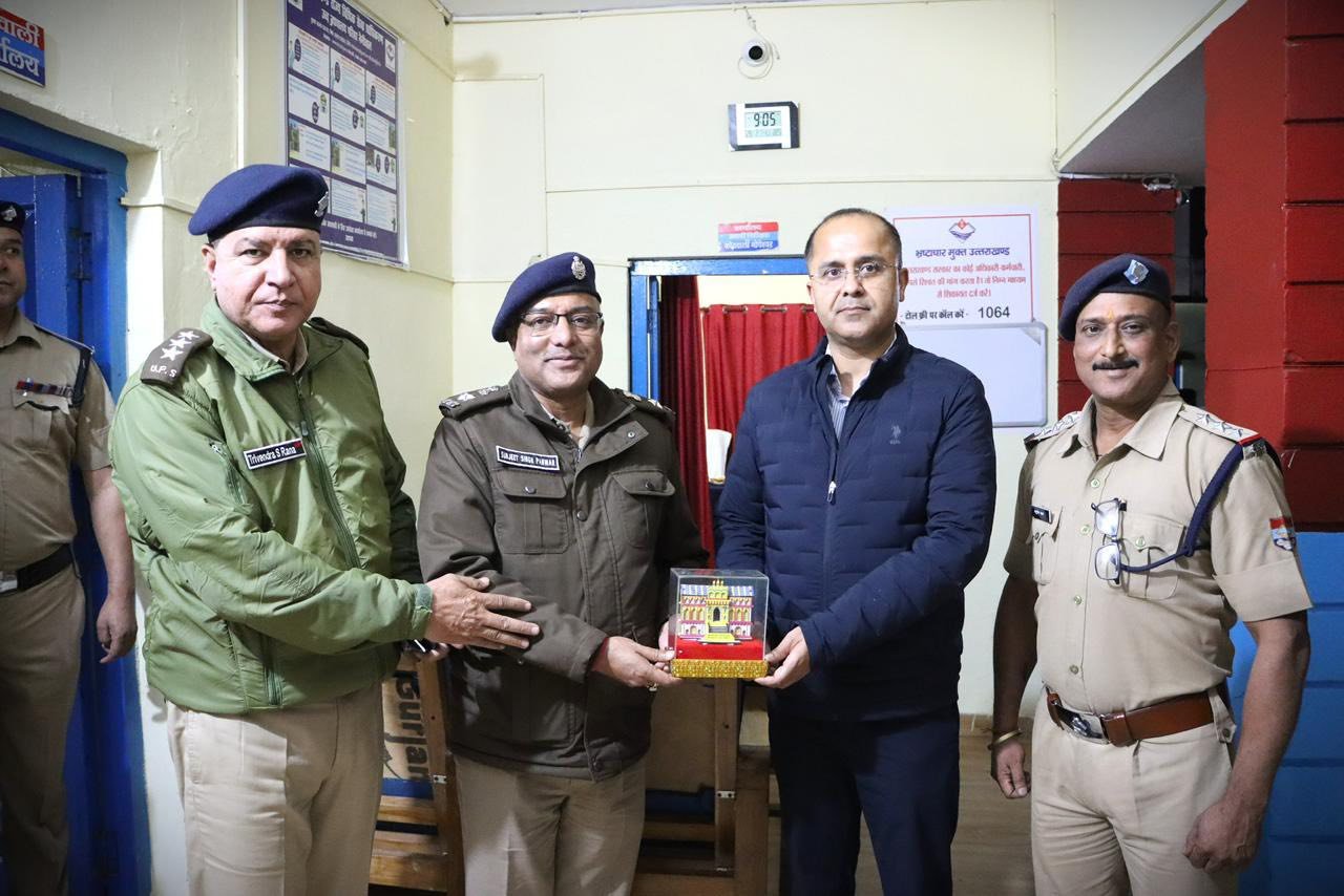 गृह सचिव शैलेश बगौली ने किया कोतवाली गोपेश्वर का आकस्मिक निरीक्षण