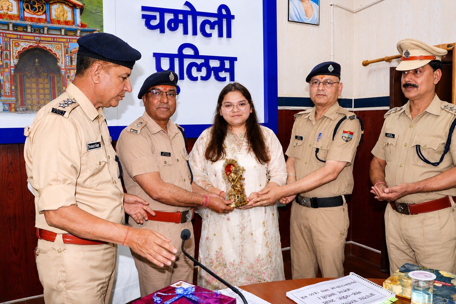 प्रचलित श्री बद्रीनाथ यात्रा के पीक सीजन व आगामी हेमकुंड साहिब यात्रा के दृष्टिगत सक्रियता और जिम्मेदारी के साथ ड्यूटी करने के दिये निर्देश