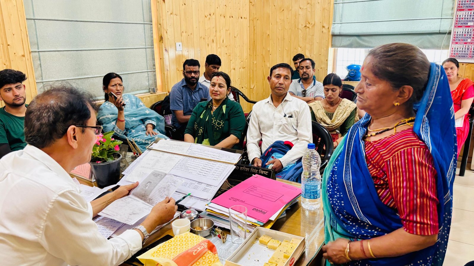 भीमताल ब्लॉक सभागार में ब्लॉक प्रमुख डॉ हरीश सिंह बिष्ट की अध्यक्षता में जनसंवाद आयोजित किया गया