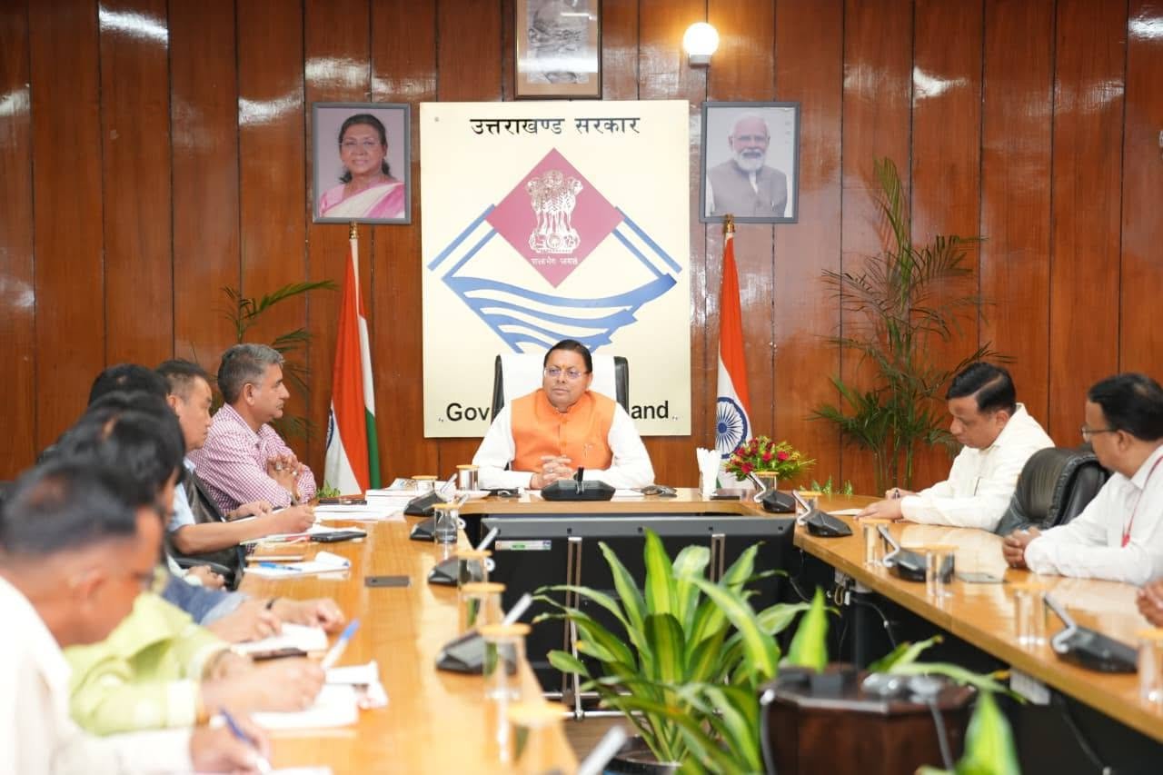 मुख्यमंत्री ने कहा कि डबल इंजन सरकार की कार्यशैली के कारण प्रदेश की अर्थव्यवस्था सुदृढ़ हुई है और प्रति व्यक्ति आय में निरंतर वृद्धि दर्ज की गई है
