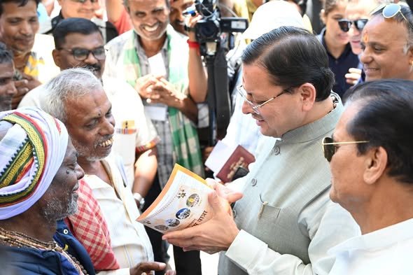 मुख्यमंत्री पुष्कर सिंह धामी ने ऋषिकेश स्थित ट्रांजिट कैंप का औचक निरीक्षण कर चारधाम यात्रा एवं रजिस्ट्रेशन प्रक्रिया से संबंधित व्यवस्थाओं का जायजा लिया