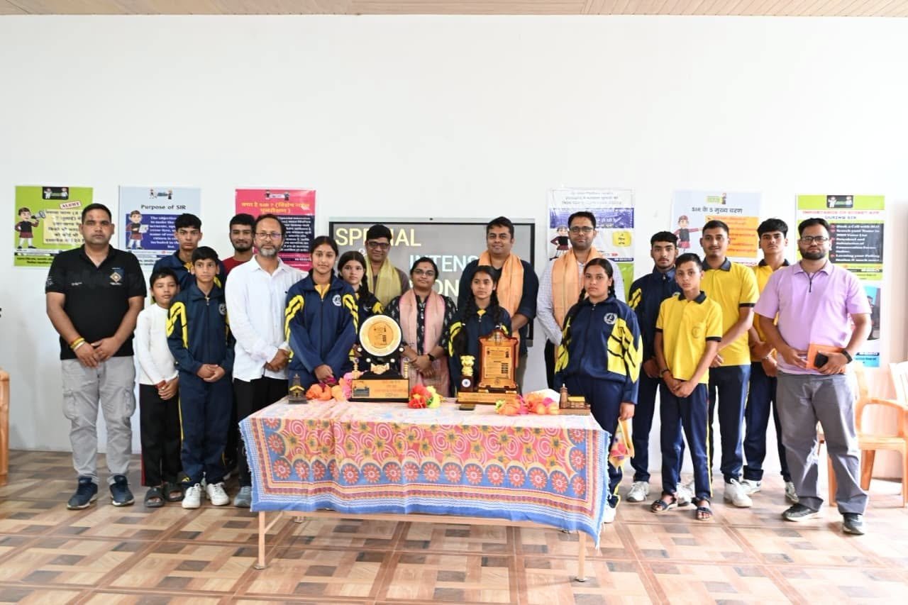 जनपद रुद्रप्रयाग में संचालित SIR अभियान की प्रगति तथा निर्वाचन प्रक्रिया के दौरान मीडिया एवं संचार रणनीति की तैयारियों के दृष्टिगत भारत निर्वाचन आयोग के उप निदेशक अपूर्व कुमार सिंह के नेतृत्व में तीन सदस्यीय वरिष्ठ अधिकारियों का दल आज रुद्रप्रयाग भ्रमण पर पहुंचा