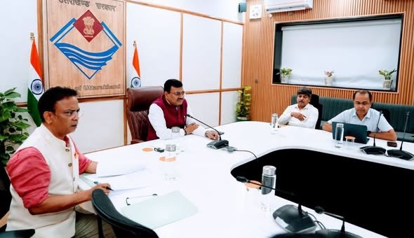 मुख्य सचिव आनन्द बर्द्धन ने आज सचिवालय में वन डिस्ट्रिक्ट वन फेस्टिवल तथा उत्तराखण्ड के स्थानीय उत्पादों के निर्यात को बढ़ावा देने के सम्बन्ध में जिलाधिकारियों के साथ बैठक की