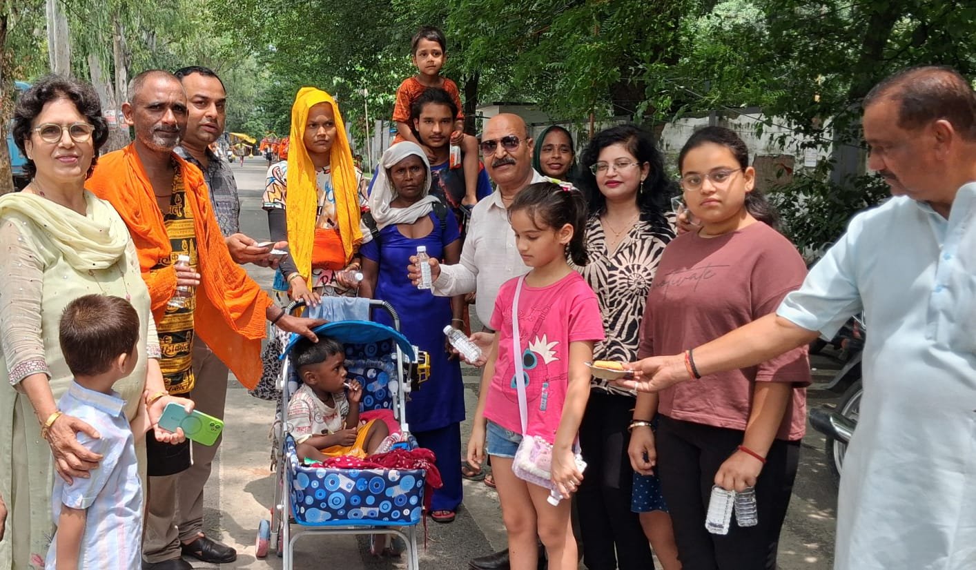 भारत विकास परिषद,मुख्य शाखा रुड़की की कांवड़ सेवा शिविर में पहुंचे एसपी देहात,शिवभक्तों की सेवा की