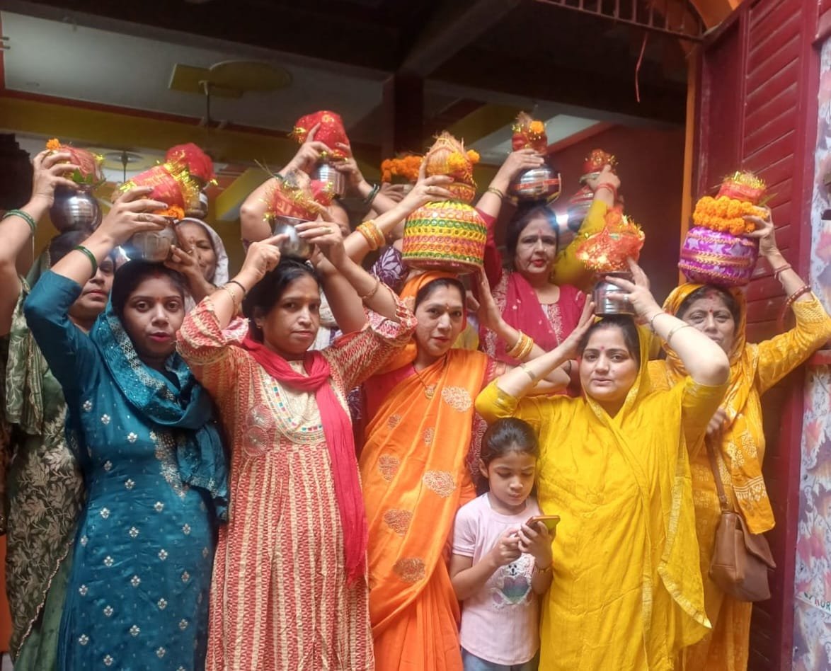 पितृ पक्ष के पावन अवसर पर ज्योतिष गुरुकुलम नवग्रह पीठ में श्रीमद् भागवत कथा का भव्य शुभारंभ,निकली भव्य कलश यात्रा
