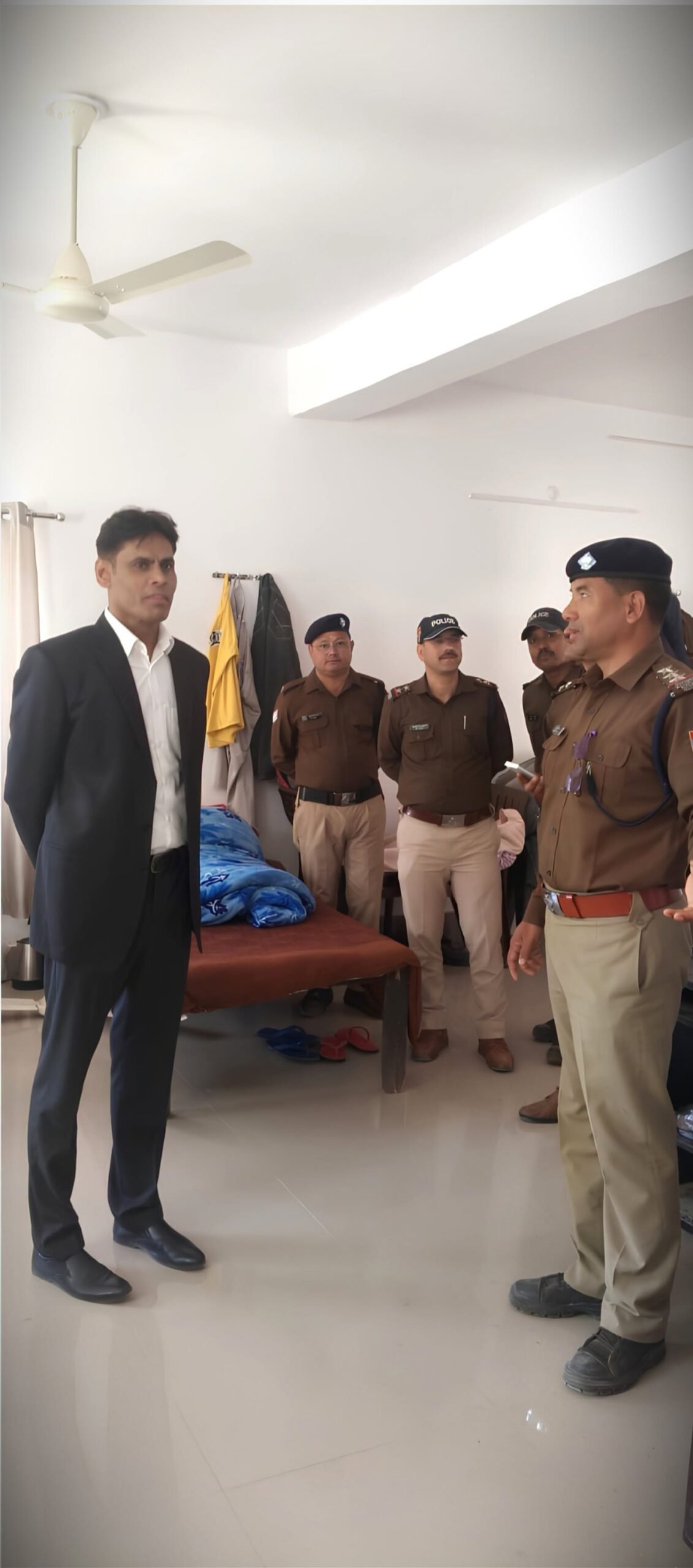 अपर पुलिस महानिदेशक डॉ. वी. मुरुगेशन ने गैरसैंण में नवनिर्मित थाना एवं फायर यूनिट भवनों का किया निरीक्षण
